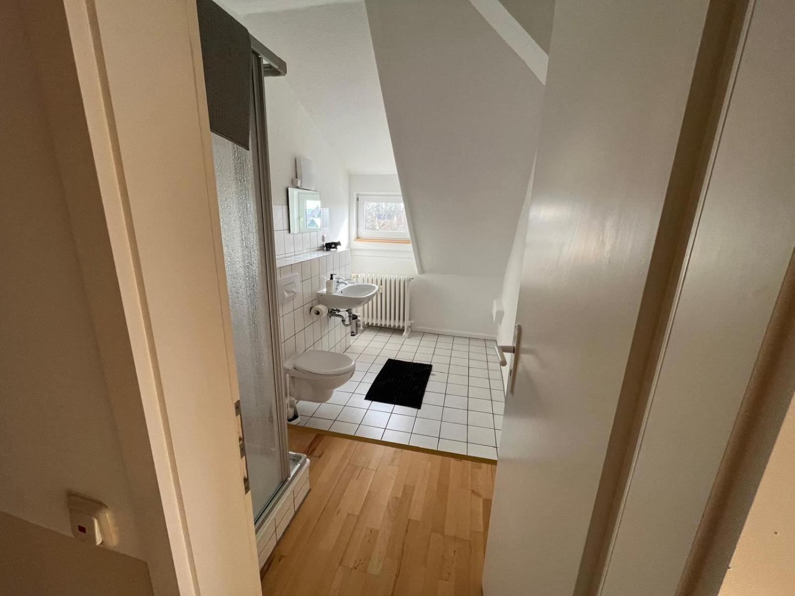 Doppelzimmer, Tv- Bad, Kuehlschrank- Parkplatz-17 Meine Szoba fotó