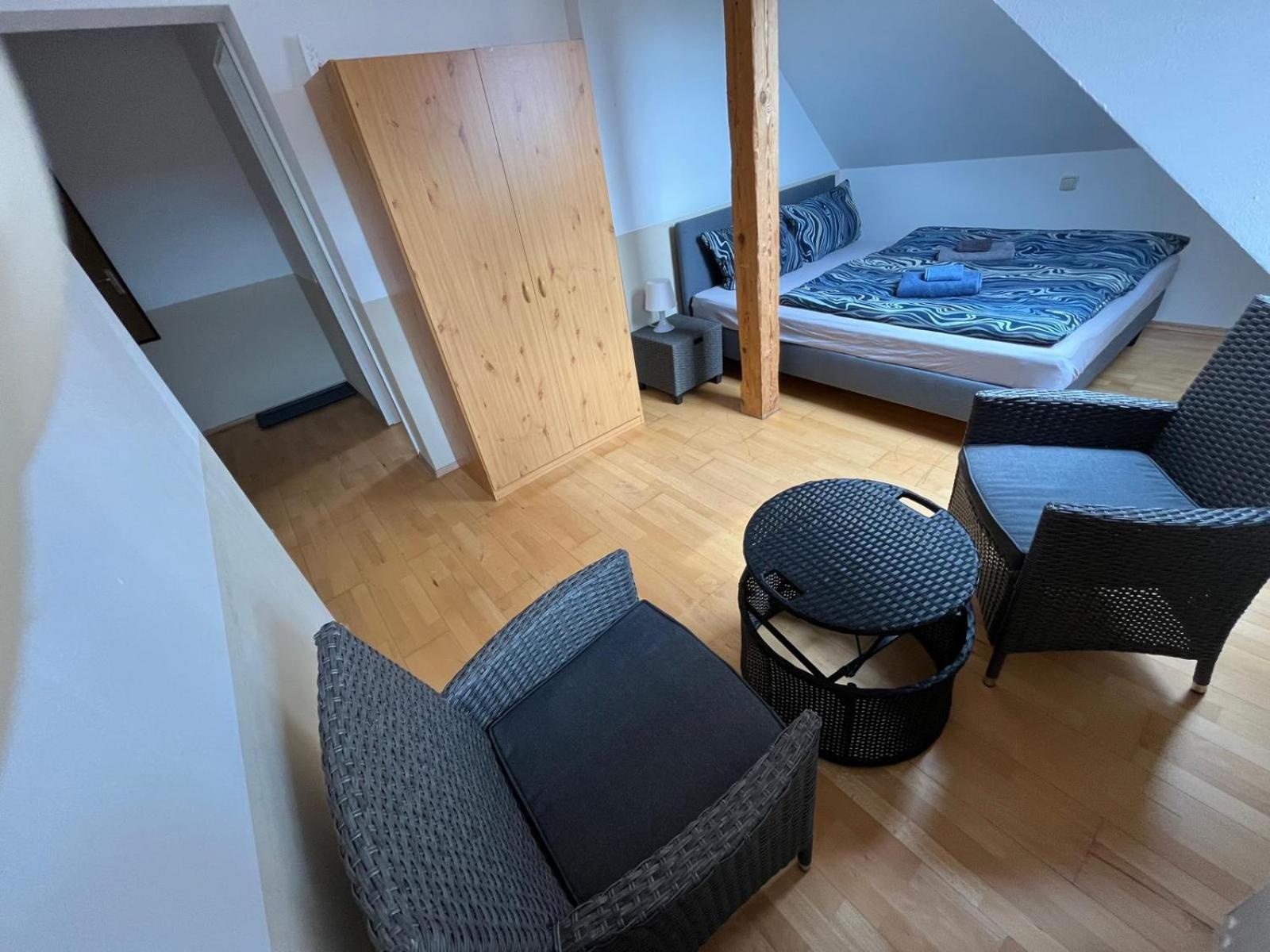 Doppelzimmer, Tv- Bad, Kuehlschrank- Parkplatz-17 Meine Szoba fotó